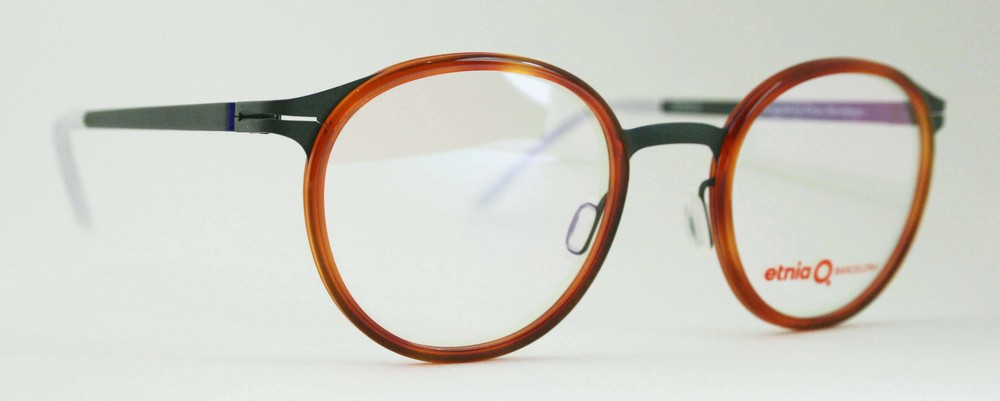 Lafond, Ray-Ban, Rebel, Koali, Seraphin, Paul & Joe, Coppe Sid, Prodesign, Boz, Vuillet Vega, Kinto, Silhouette, Addidas, et plusieurs autres marques de montures